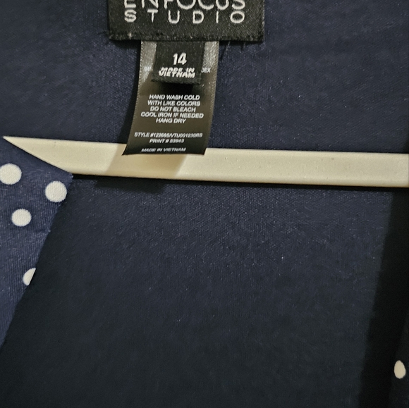 Dress - Picture 5 of 9